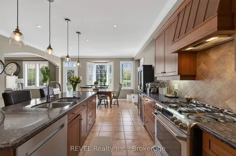 4266 Clubview Drive Burlington ON L7M 4X2