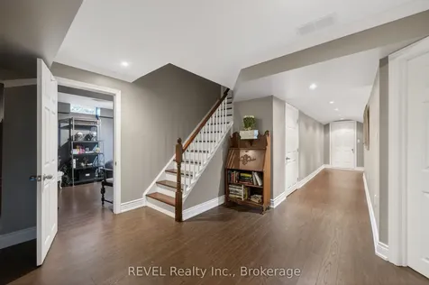 4266 Clubview Drive Burlington ON L7M 4X2