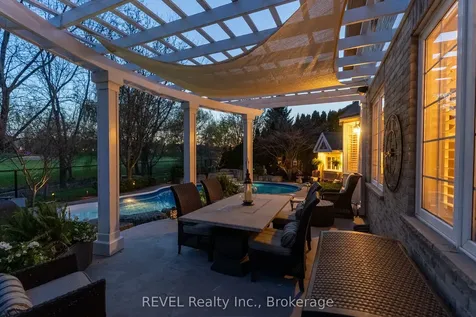 4266 Clubview Drive Burlington ON L7M 4X2