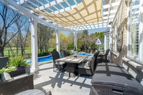 4266 Clubview Drive Burlington ON L7M 4X2