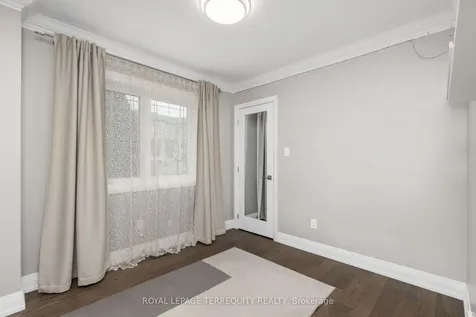582 Hyacinthe Boulevard Mississauga ON L5A 2C3
