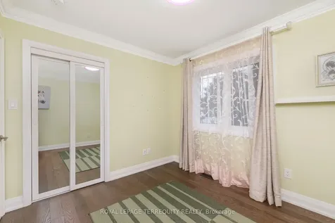 582 Hyacinthe Boulevard Mississauga ON L5A 2C3
