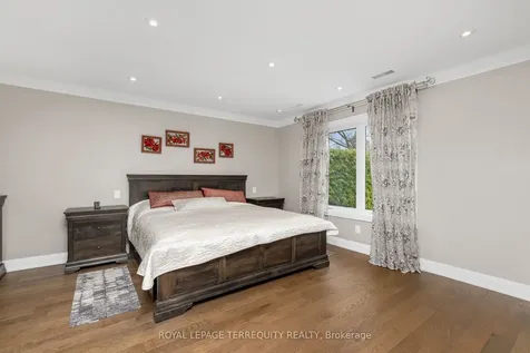 582 Hyacinthe Boulevard Mississauga ON L5A 2C3