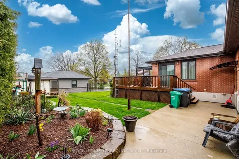 582 Hyacinthe Boulevard Mississauga ON L5A 2C3