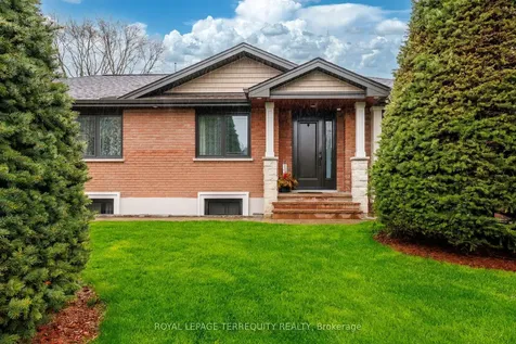 582 Hyacinthe Boulevard Mississauga ON L5A 2C3