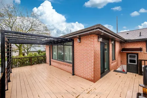 582 Hyacinthe Boulevard Mississauga ON L5A 2C3