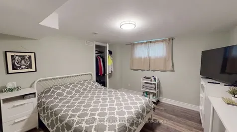 582 Hyacinthe Boulevard Mississauga ON L5A 2C3