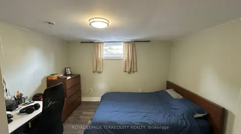 582 Hyacinthe Boulevard Mississauga ON L5A 2C3