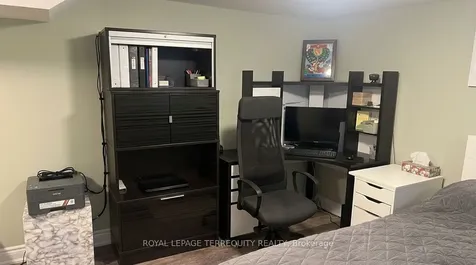 582 Hyacinthe Boulevard Mississauga ON L5A 2C3