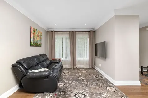 582 Hyacinthe Boulevard Mississauga ON L5A 2C3