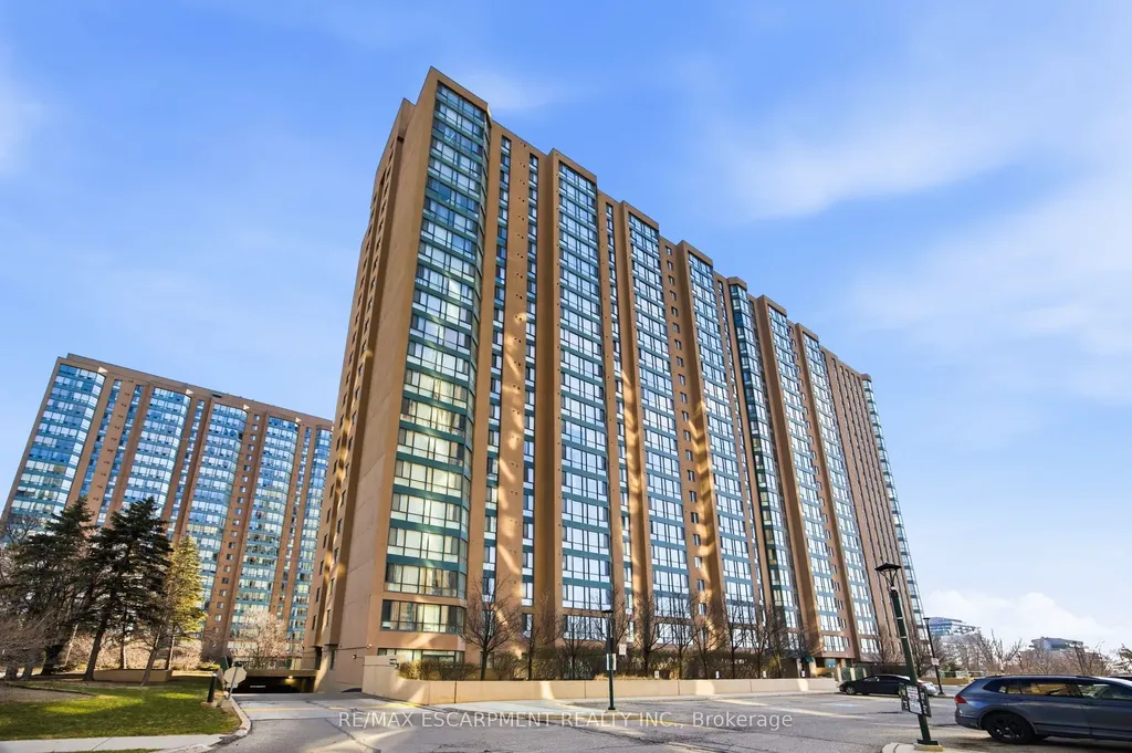 145 Hillcrest Avenue Mississauga ON L5B 4B1