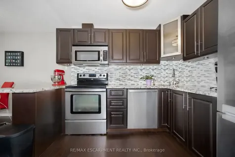 145 Hillcrest Avenue Mississauga ON L5B 4B1