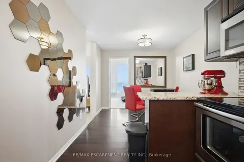145 Hillcrest Avenue Mississauga ON L5B 4B1