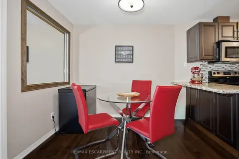 145 Hillcrest Avenue Mississauga ON L5B 4B1