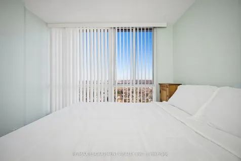 145 Hillcrest Avenue Mississauga ON L5B 4B1