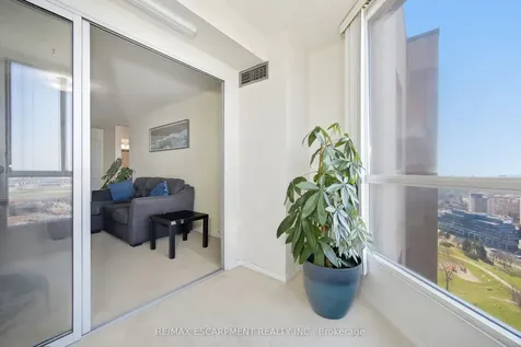 145 Hillcrest Avenue Mississauga ON L5B 4B1