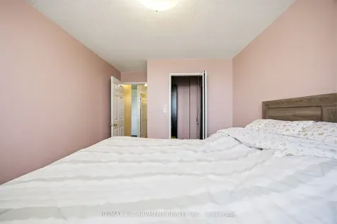 145 Hillcrest Avenue Mississauga ON L5B 4B1