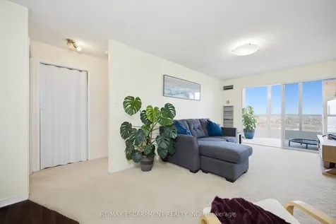 145 Hillcrest Avenue Mississauga ON L5B 4B1