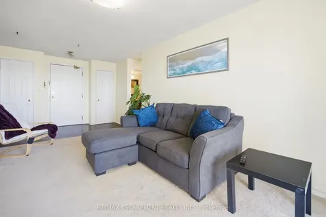 145 Hillcrest Avenue Mississauga ON L5B 4B1