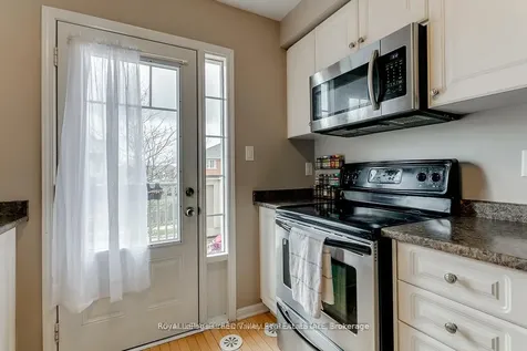 888 Fowles Court Milton ON L9T 0Z8