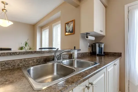 888 Fowles Court Milton ON L9T 0Z8