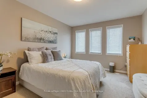 888 Fowles Court Milton ON L9T 0Z8