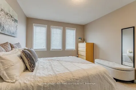 888 Fowles Court Milton ON L9T 0Z8