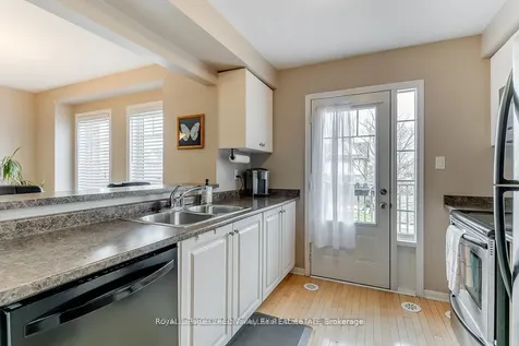 888 Fowles Court Milton ON L9T 0Z8