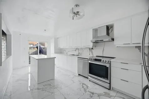 23 Capistro Street Brampton ON L7A 3J2