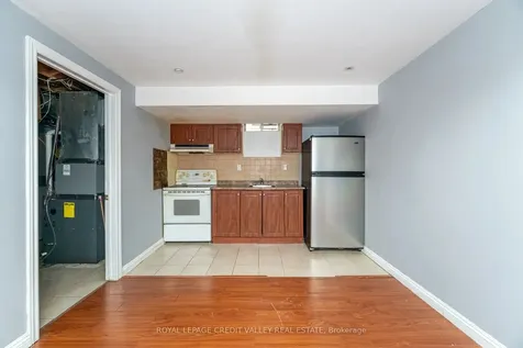 23 Capistro Street Brampton ON L7A 3J2