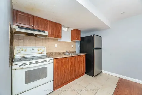 23 Capistro Street Brampton ON L7A 3J2