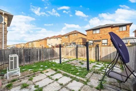 23 Capistro Street Brampton ON L7A 3J2