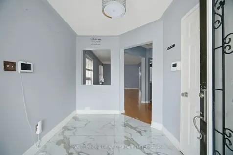 23 Capistro Street Brampton ON L7A 3J2
