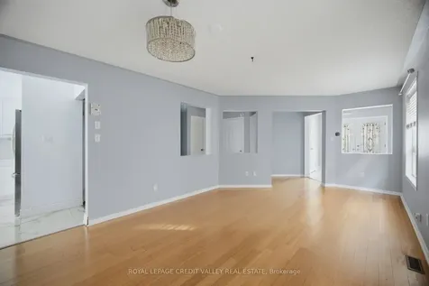 23 Capistro Street Brampton ON L7A 3J2