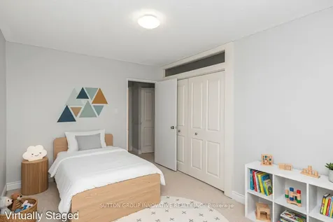 457 Woodview Road Burlington ON L7N 2Z9