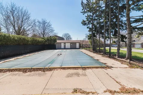 457 Woodview Road Burlington ON L7N 2Z9