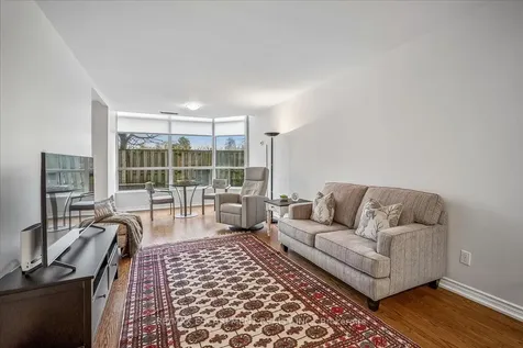 1276 Maple Crossing Boulevard Burlington ON L7S 2J9