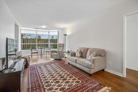 1276 Maple Crossing Boulevard Burlington ON L7S 2J9
