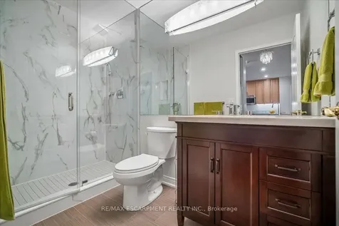 1276 Maple Crossing Boulevard Burlington ON L7S 2J9