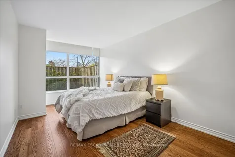 1276 Maple Crossing Boulevard Burlington ON L7S 2J9