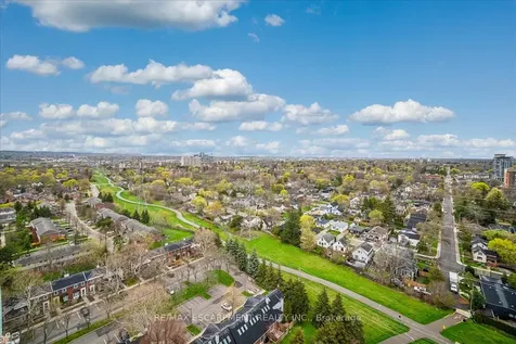 1276 Maple Crossing Boulevard Burlington ON L7S 2J9
