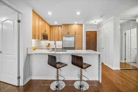 1276 Maple Crossing Boulevard Burlington ON L7S 2J9