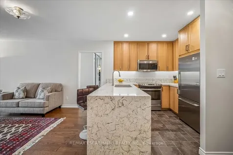 1276 Maple Crossing Boulevard Burlington ON L7S 2J9