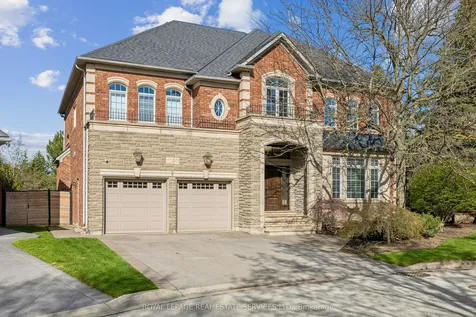 1020 Valley Crest Circle Oakville ON L6H 6W8