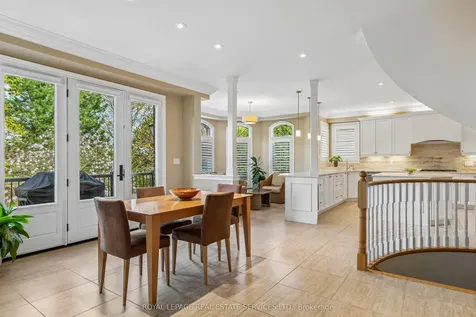 1020 Valley Crest Circle Oakville ON L6H 6W8