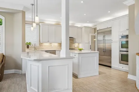 1020 Valley Crest Circle Oakville ON L6H 6W8
