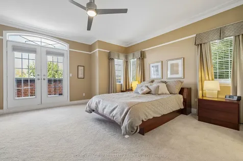 1020 Valley Crest Circle Oakville ON L6H 6W8
