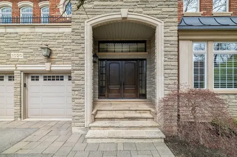 1020 Valley Crest Circle Oakville ON L6H 6W8