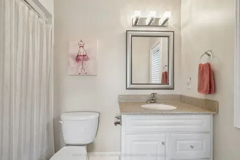 1020 Valley Crest Circle Oakville ON L6H 6W8