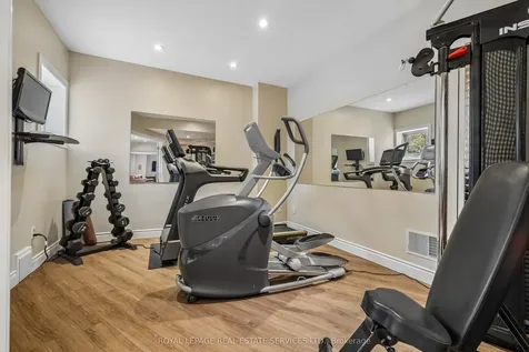 1020 Valley Crest Circle Oakville ON L6H 6W8